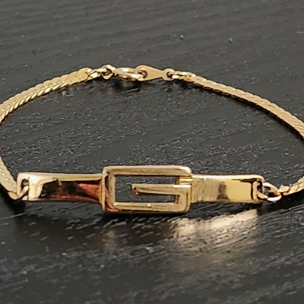 Givenchy Gold Plated Vintage Bracelet 8 inches - Picture 2 of 6